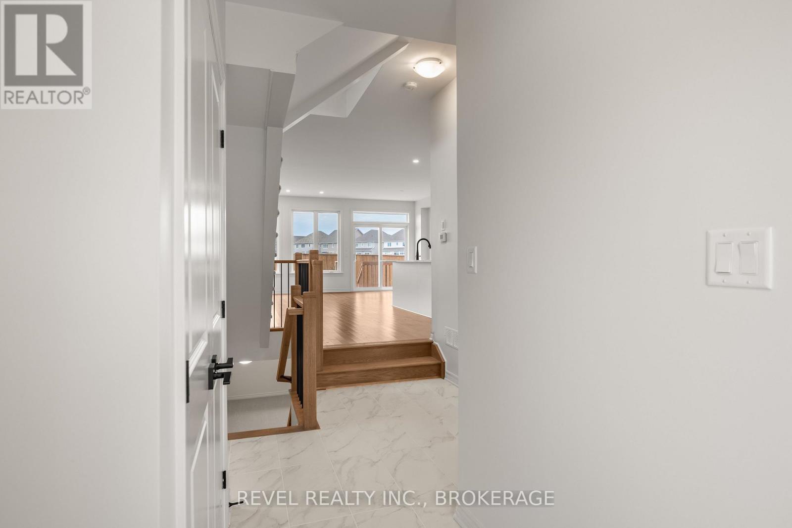 1075 BARROW AVENUE - 3