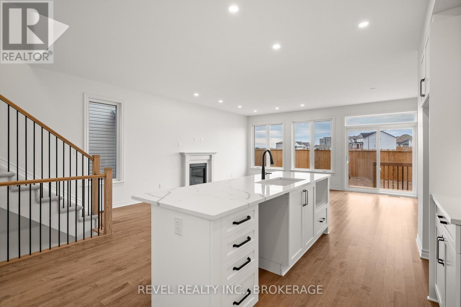 1075 BARROW AVENUE - 9