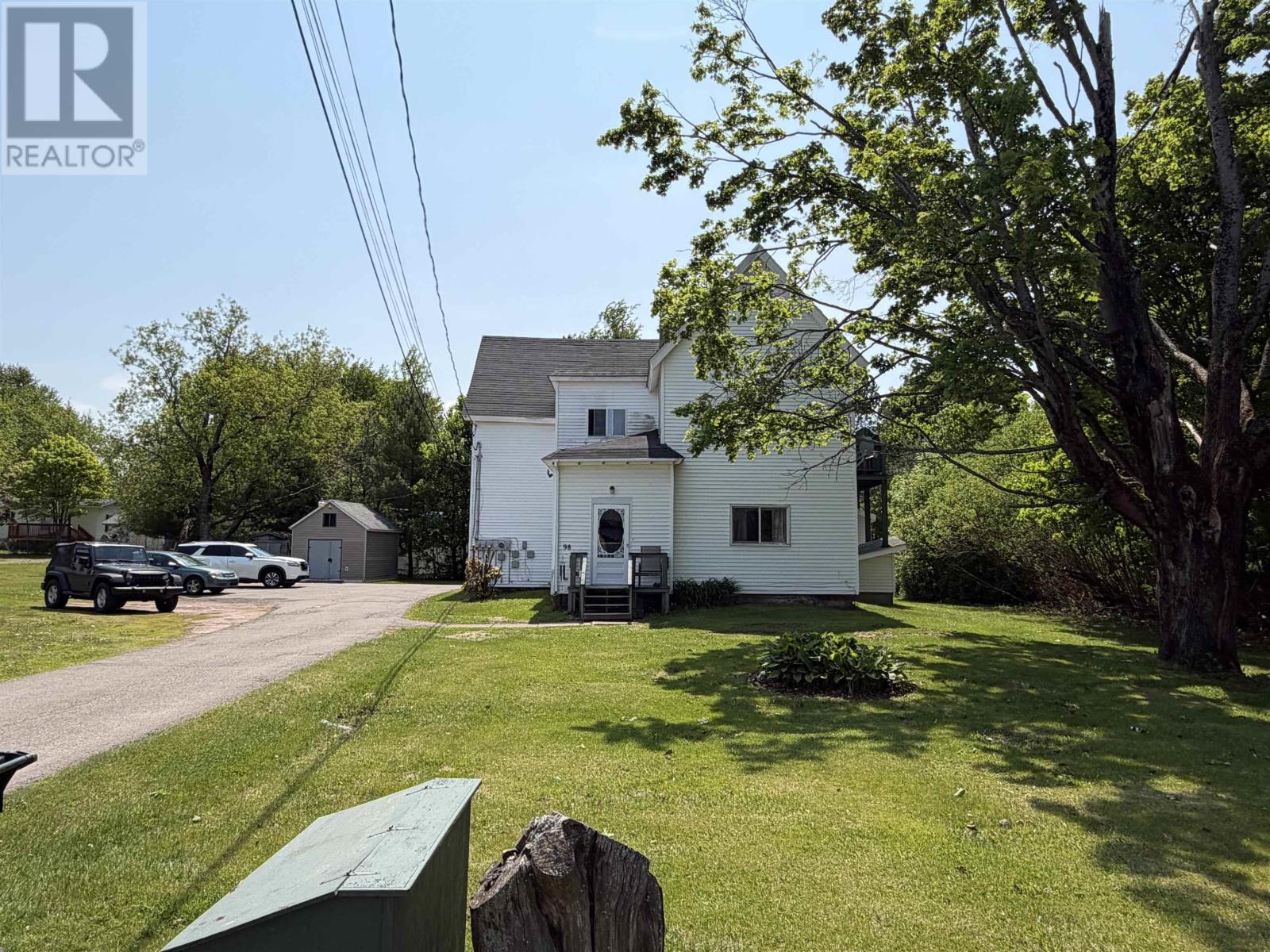 98 Victoria Street W - 36
