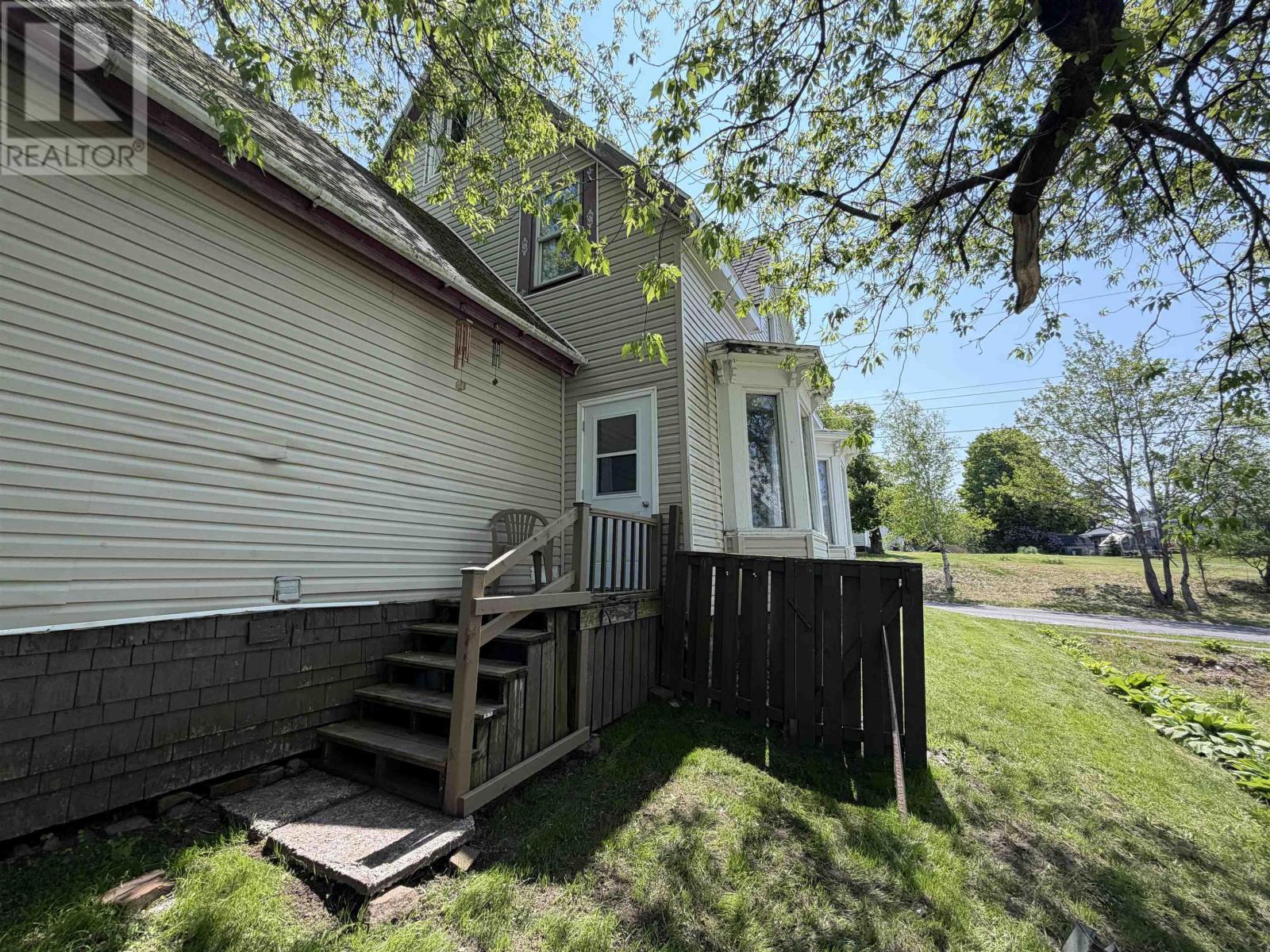8 East Pleasant Street - 25