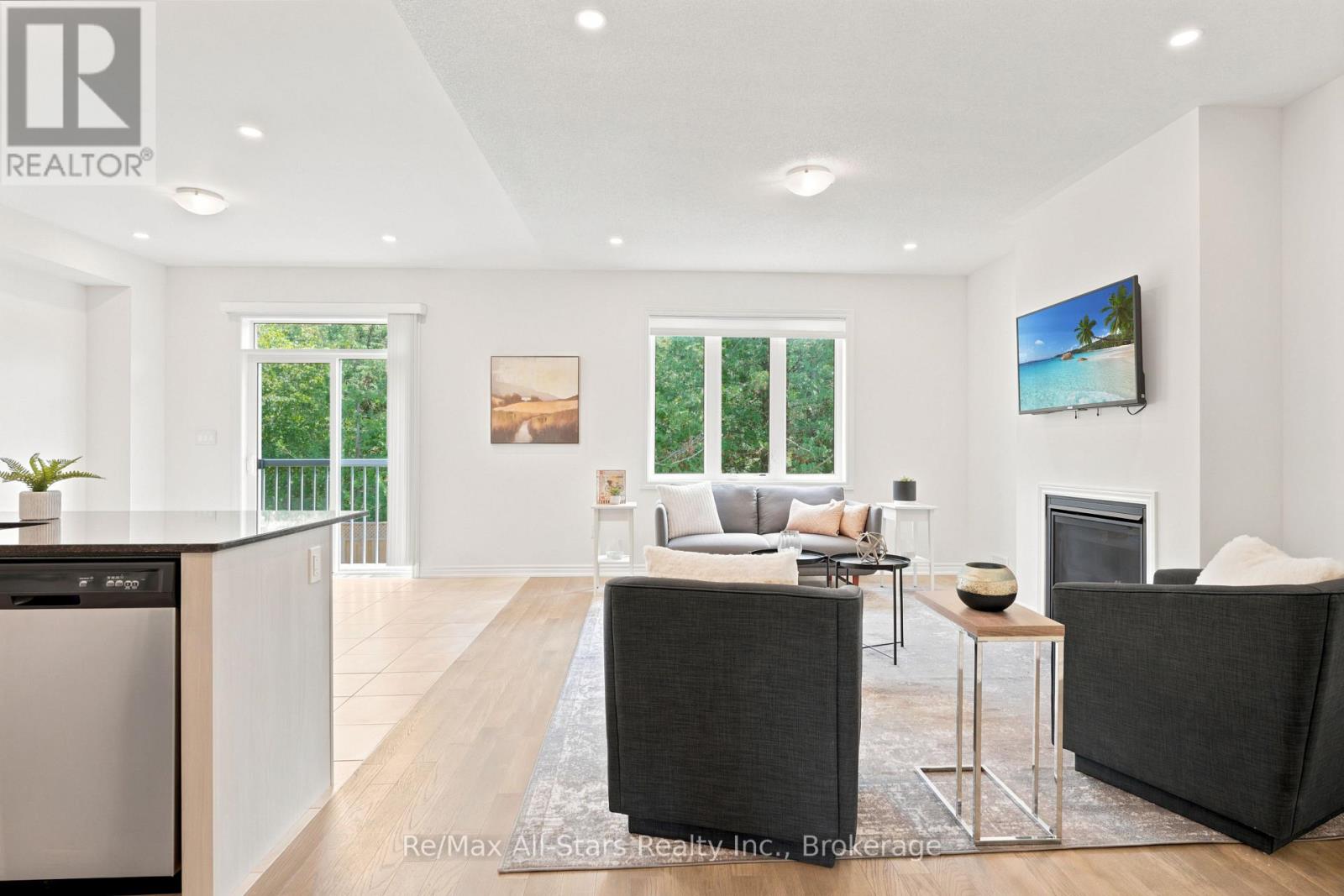 67 HILLCROFT WAY - 10