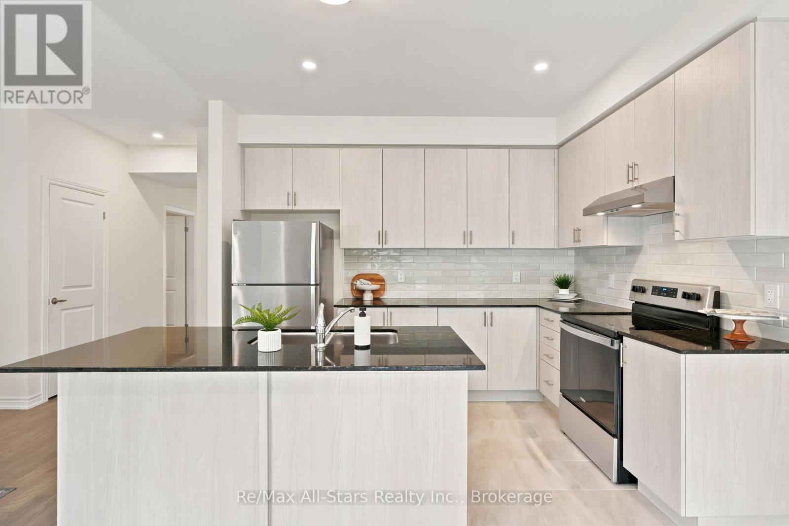 67 HILLCROFT WAY - 12