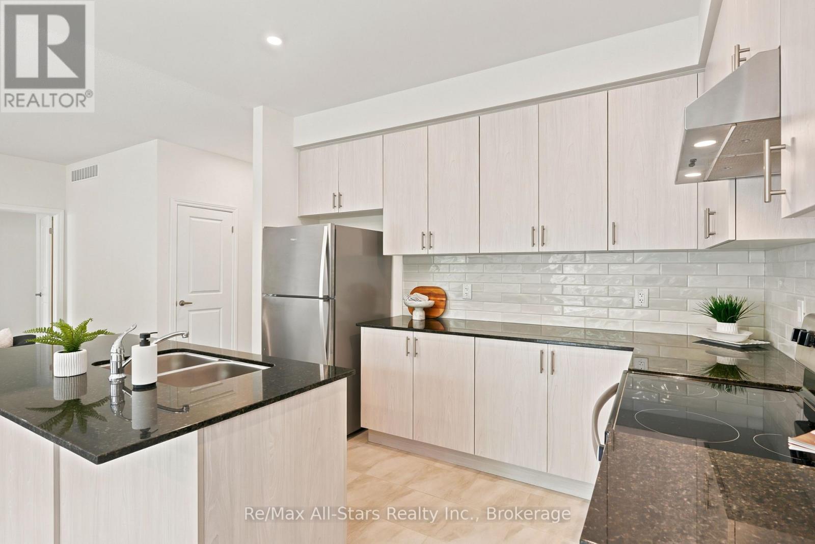 67 HILLCROFT WAY - 13