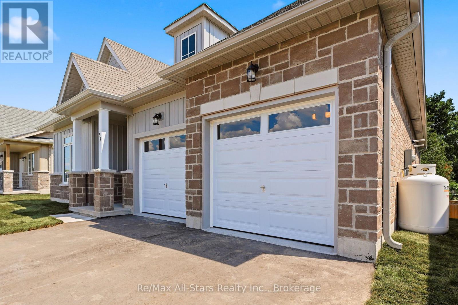 67 HILLCROFT WAY - 4