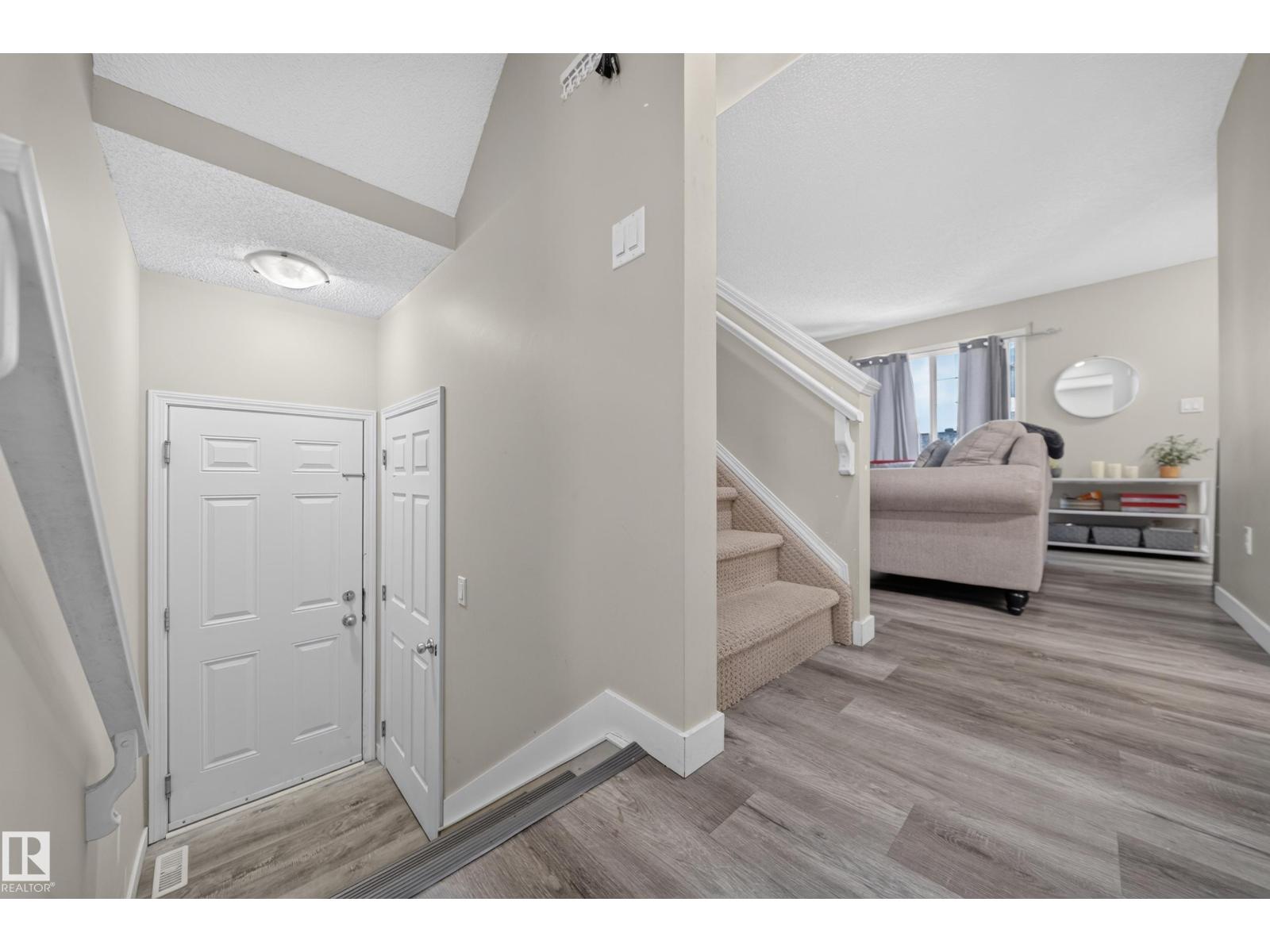 #59 2503 24 ST NW - 11