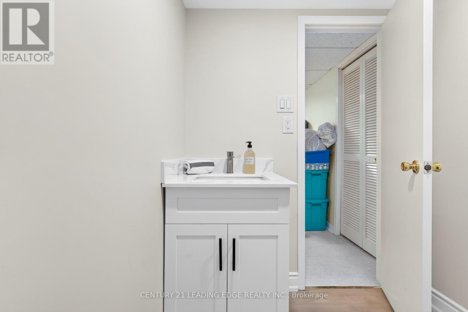 58 VALDOR DRIVE - 18