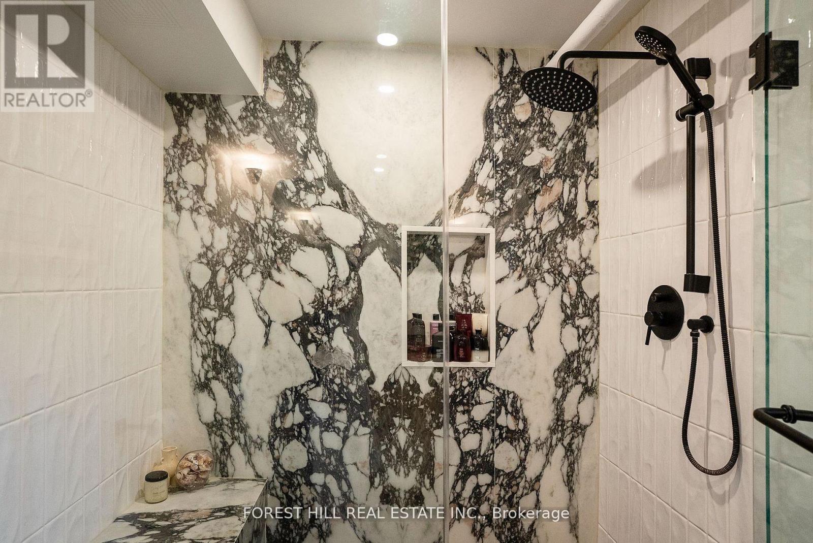 #123 326 CARLAW AVENUE - 29