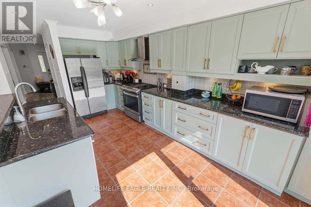 156 HEALE AVENUE - 9