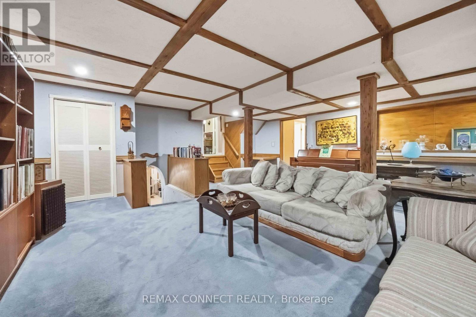 150 PRINGLE DRIVE - 19
