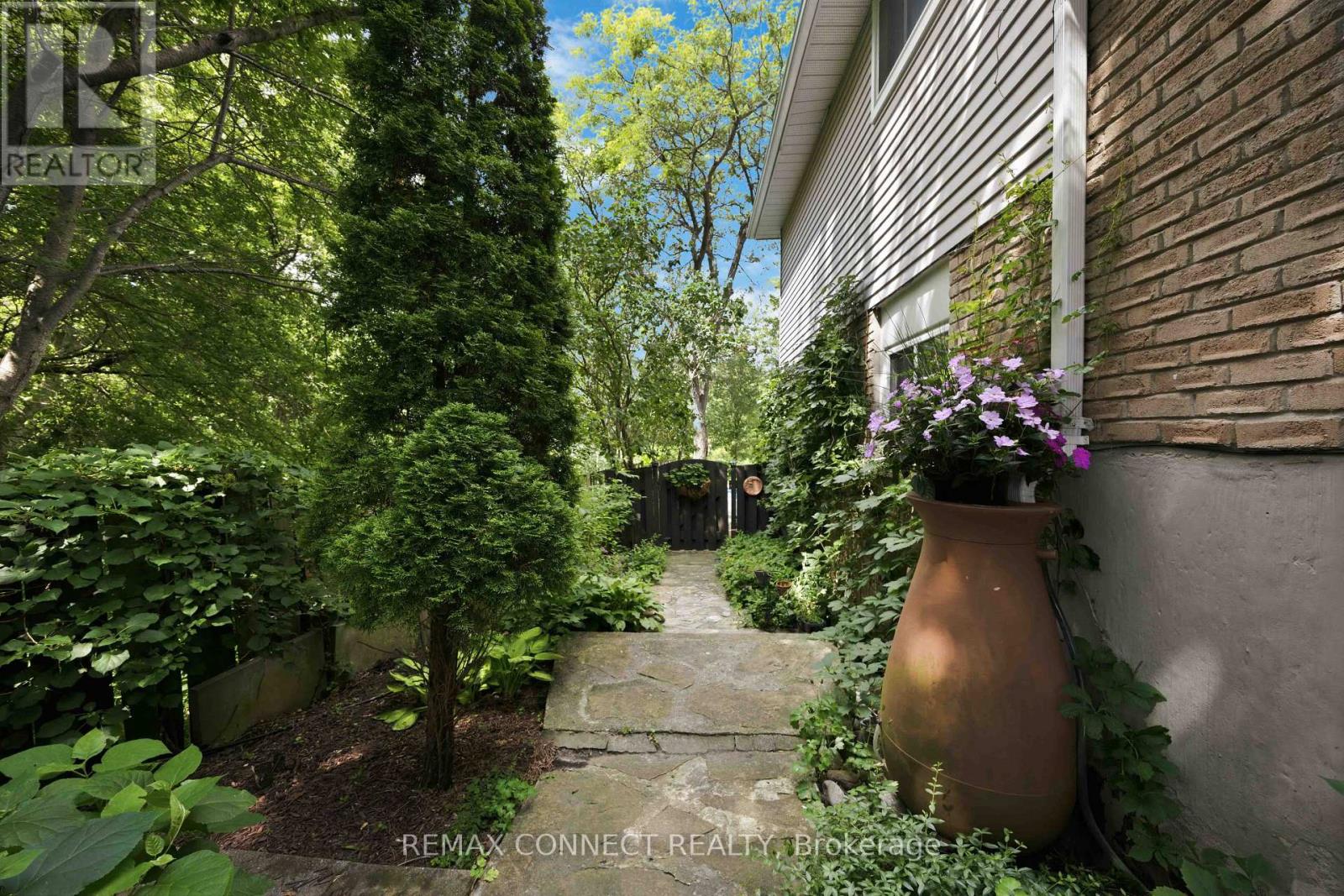 150 PRINGLE DRIVE - 22
