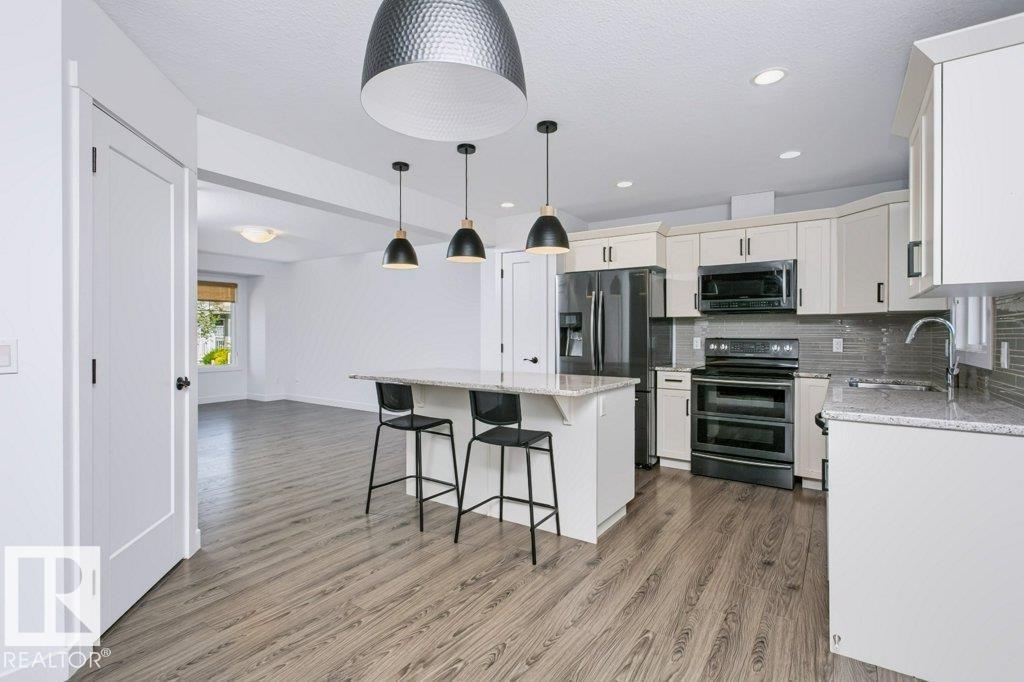 #27 4205 30 ST NW - 5