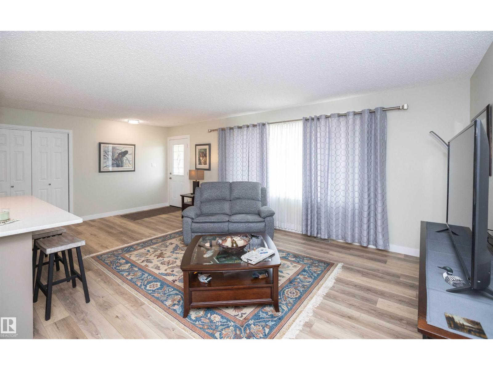 10352 109 Ave - 13