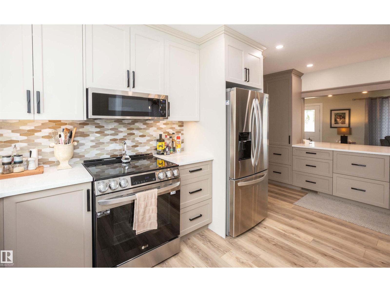 10352 109 Ave - 19