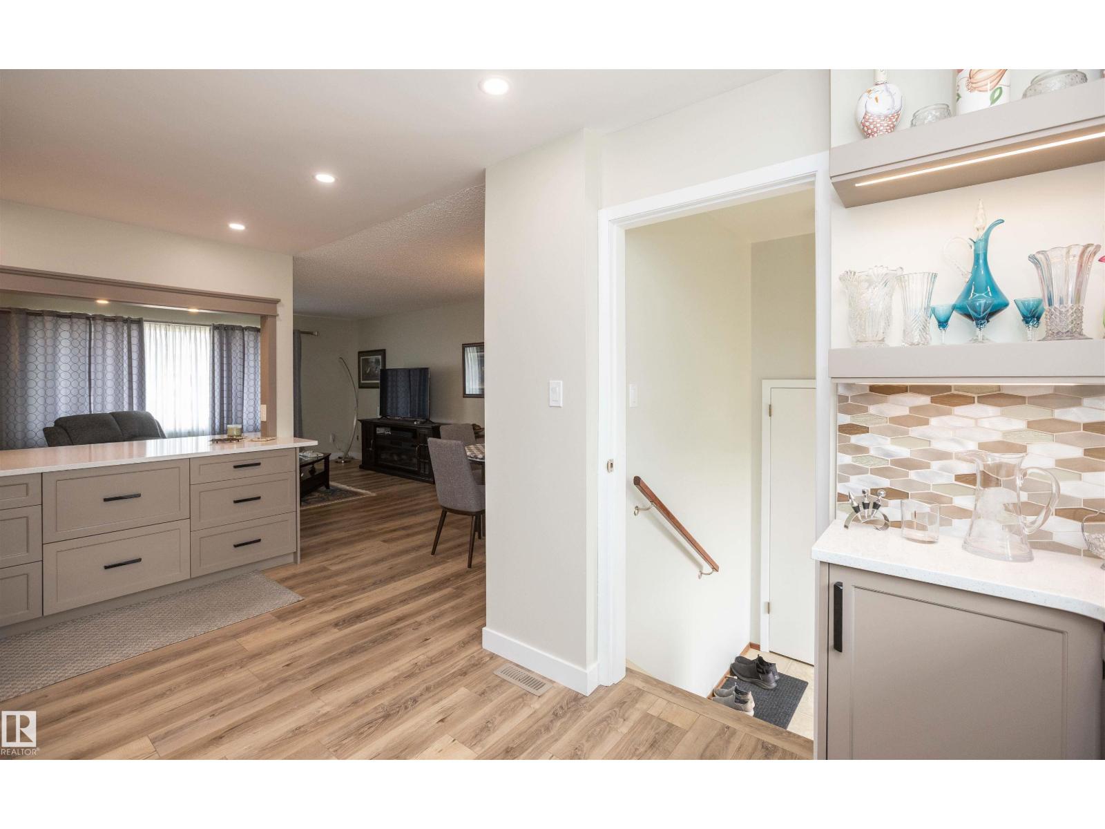 10352 109 Ave - 22
