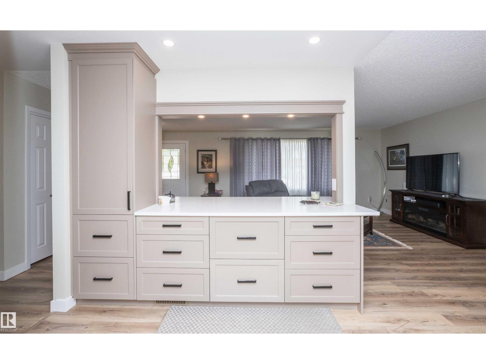 10352 109 Ave - 23