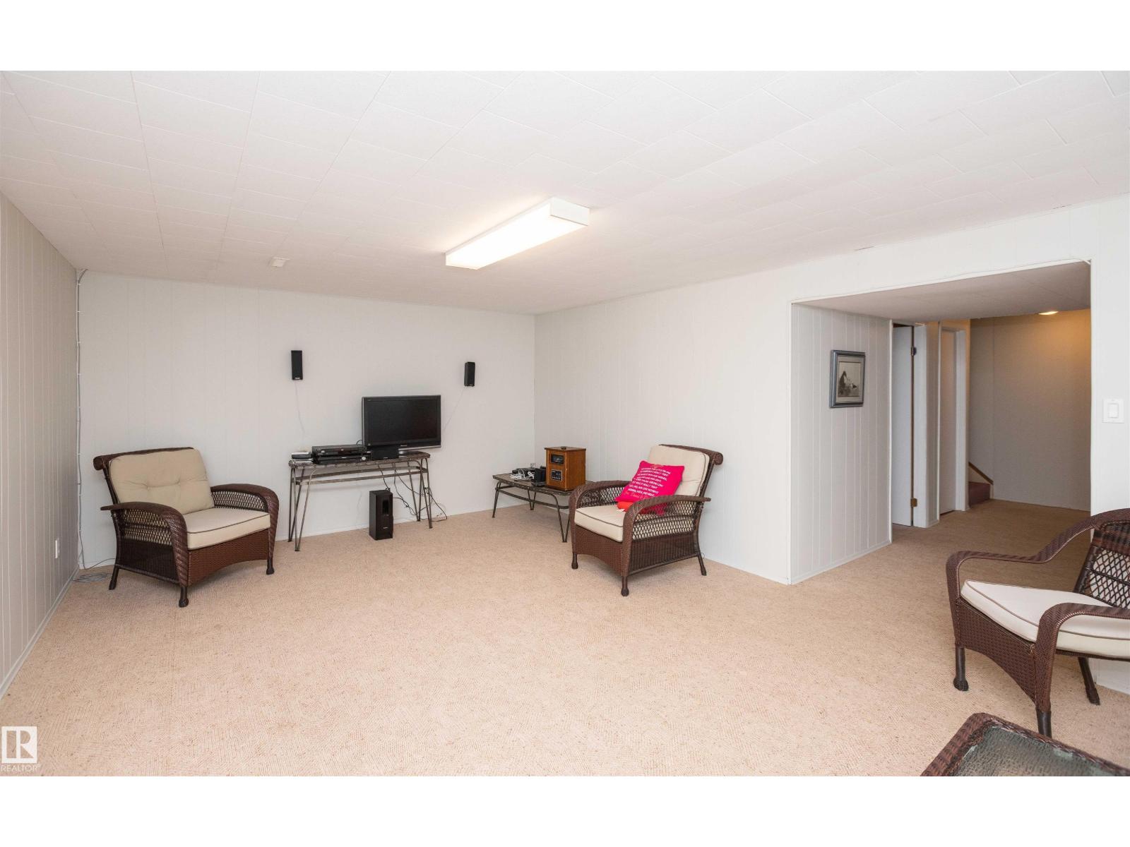 10352 109 Ave - 42