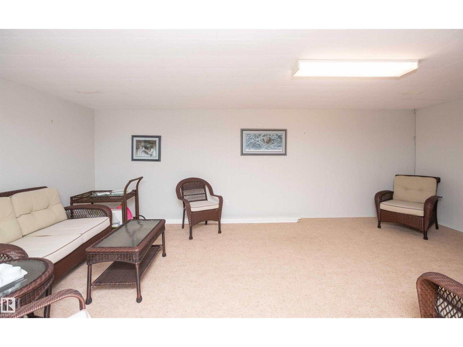 10352 109 Ave - 43