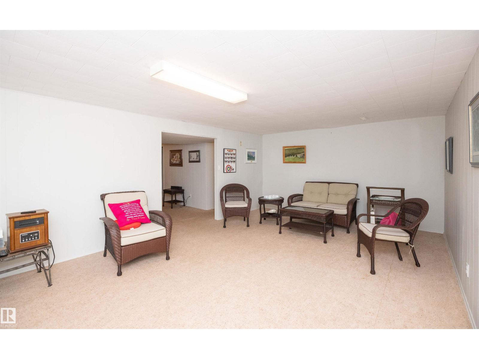 10352 109 Ave - 44