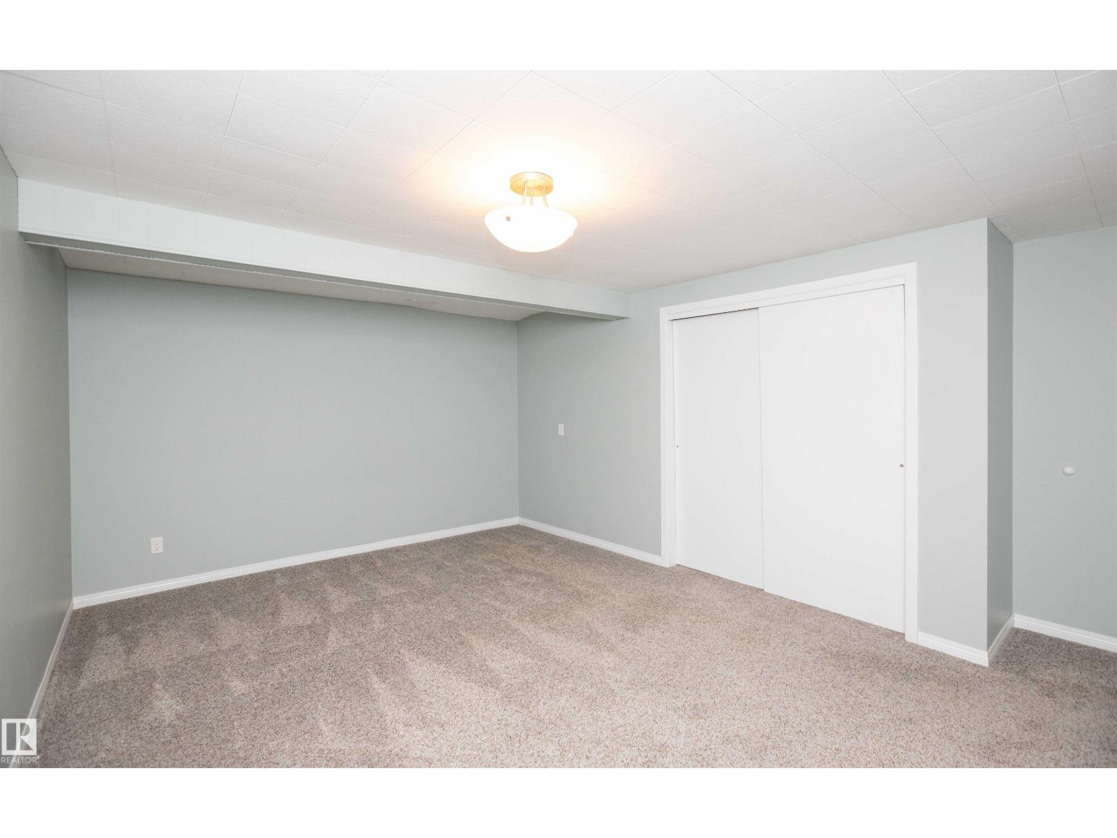 10352 109 Ave - 48