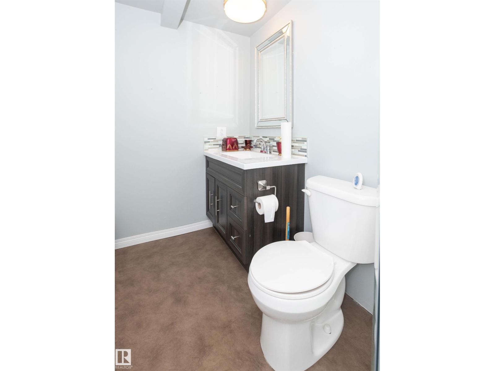 10352 109 Ave - 51