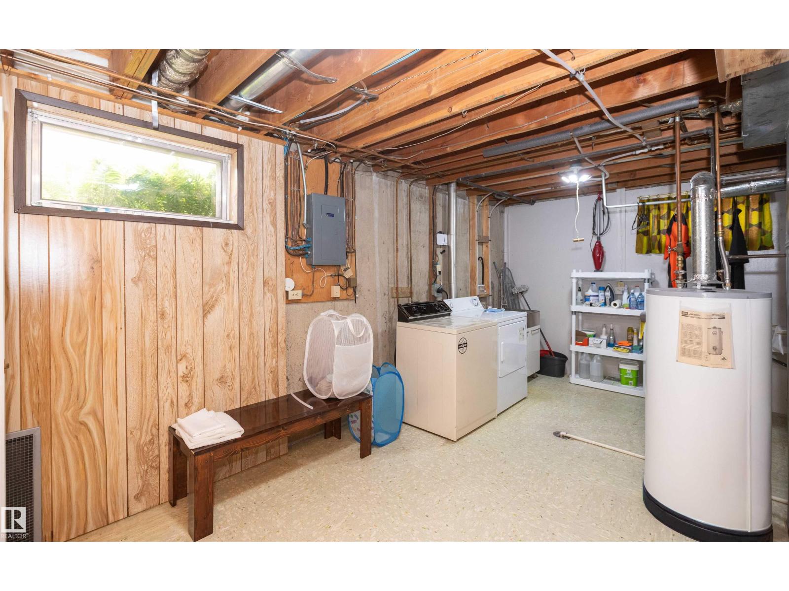 10352 109 Ave - 52
