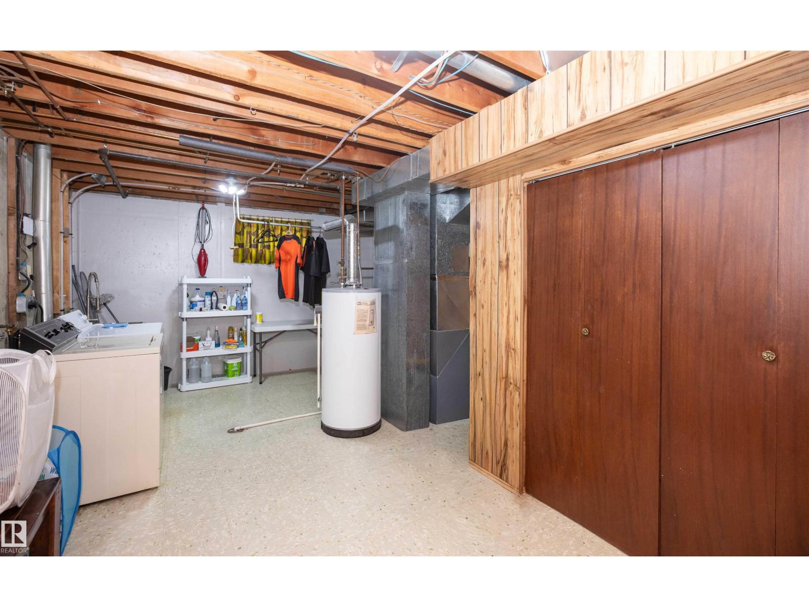 10352 109 Ave - 53
