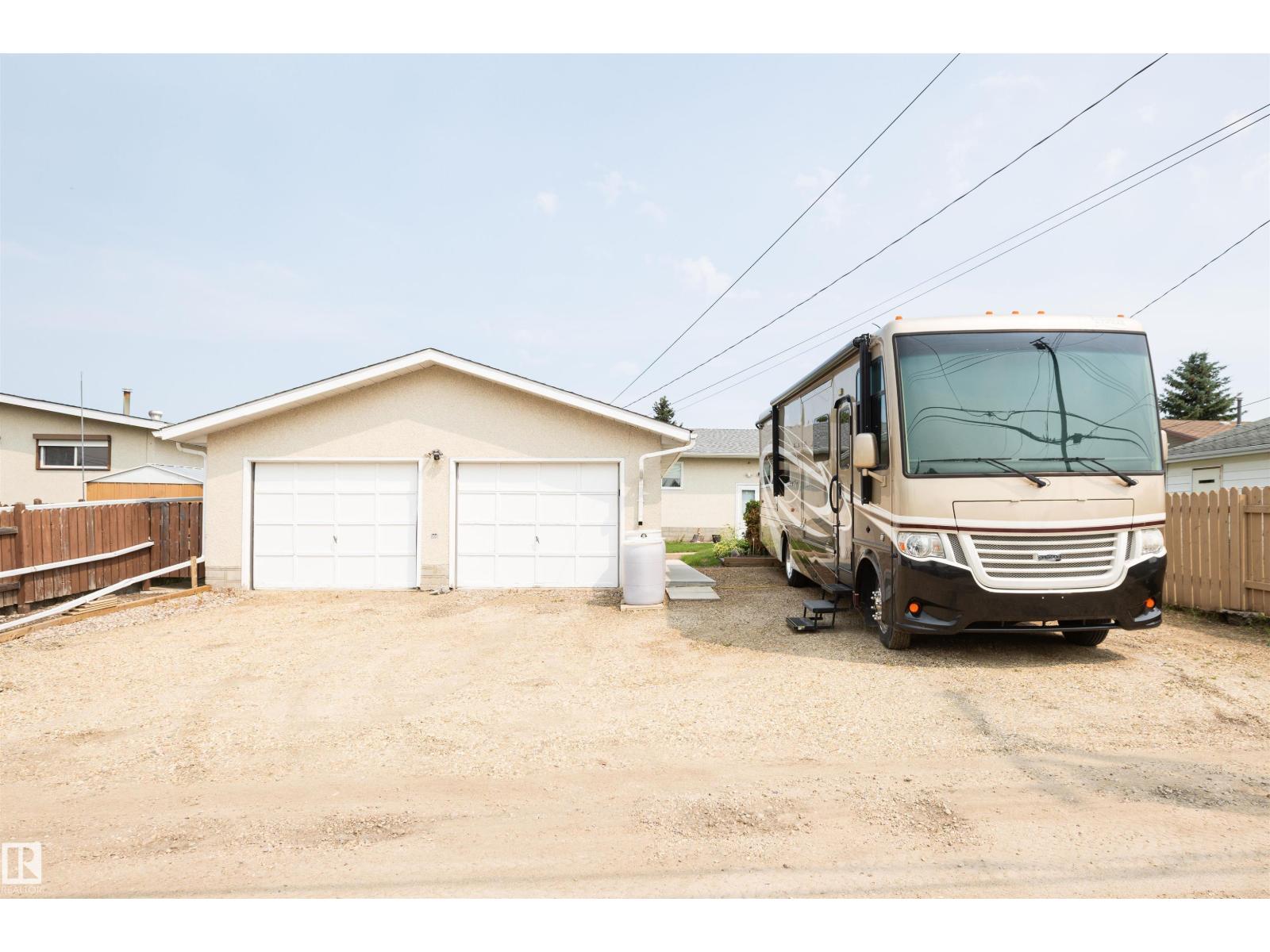 10352 109 Ave - 7