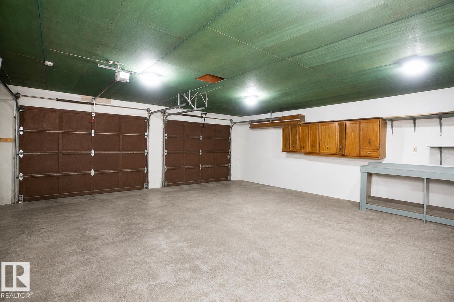 10352 109 Ave - 8