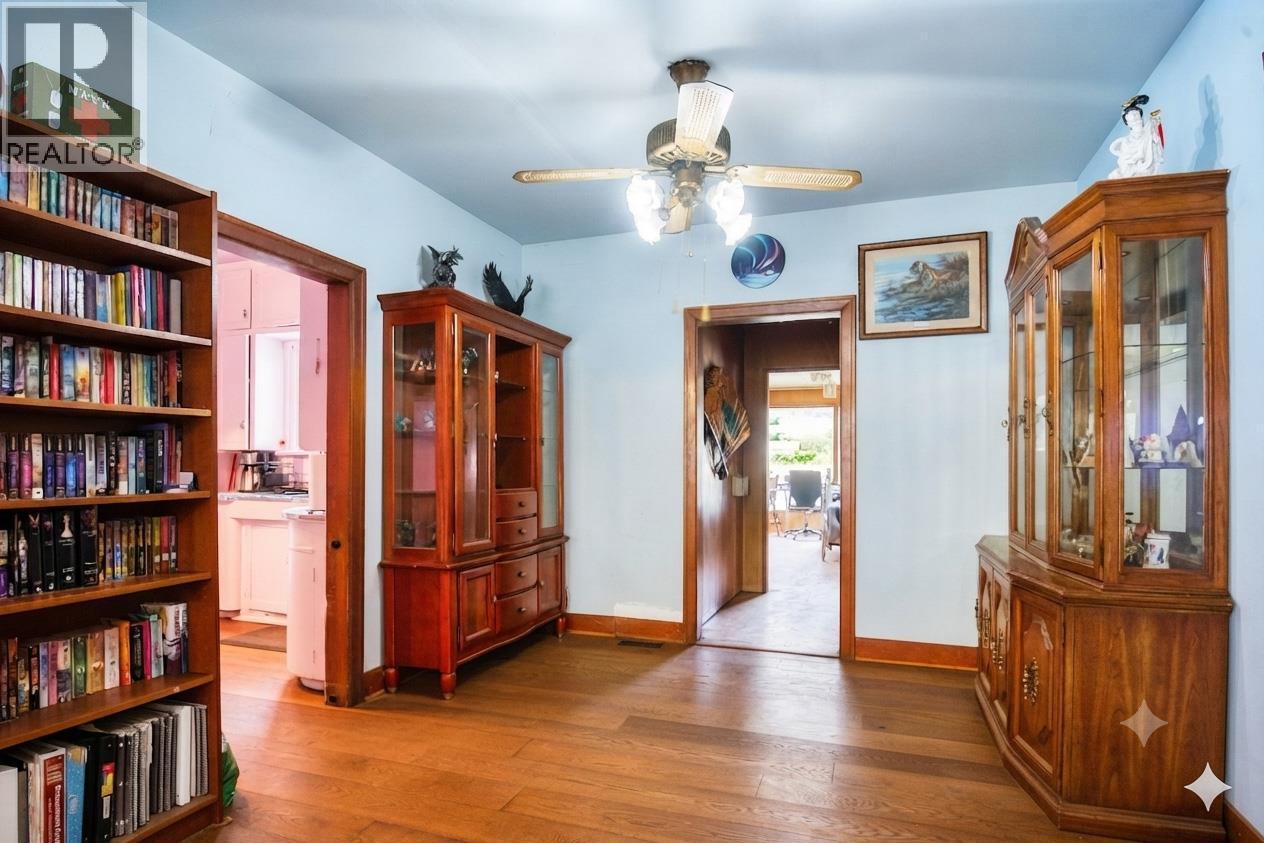 3038 10th Avenue - 11