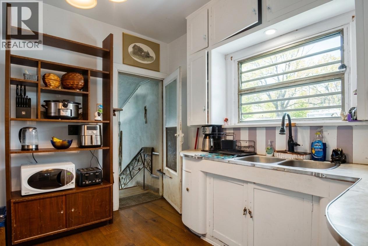 3038 10th Avenue - 2