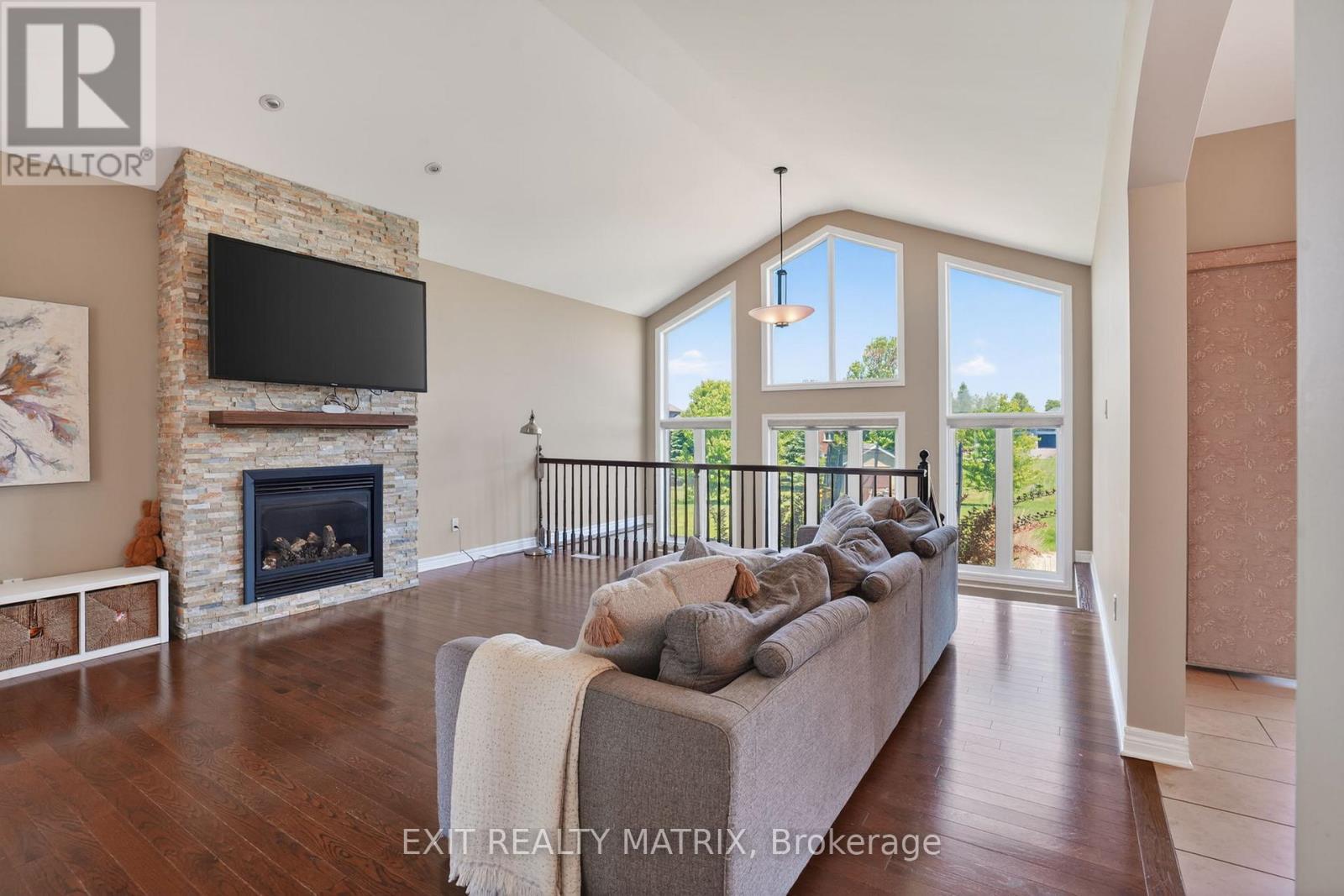 1525 RANGELAND AVENUE - 10