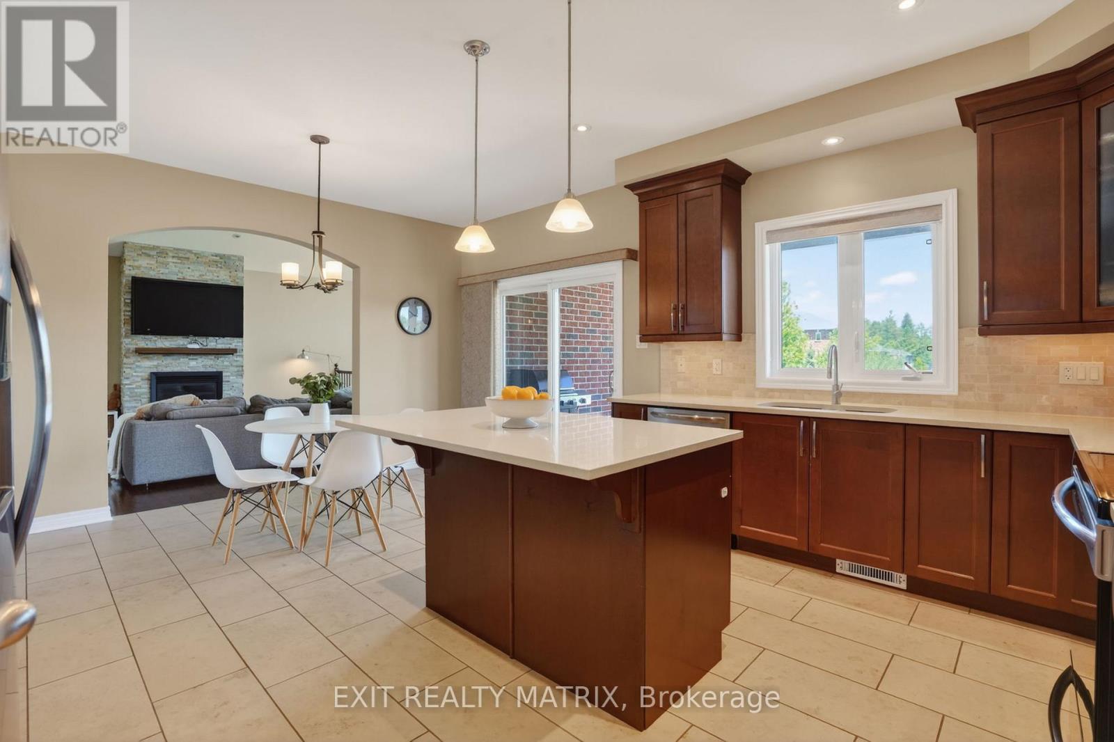 1525 RANGELAND AVENUE - 18