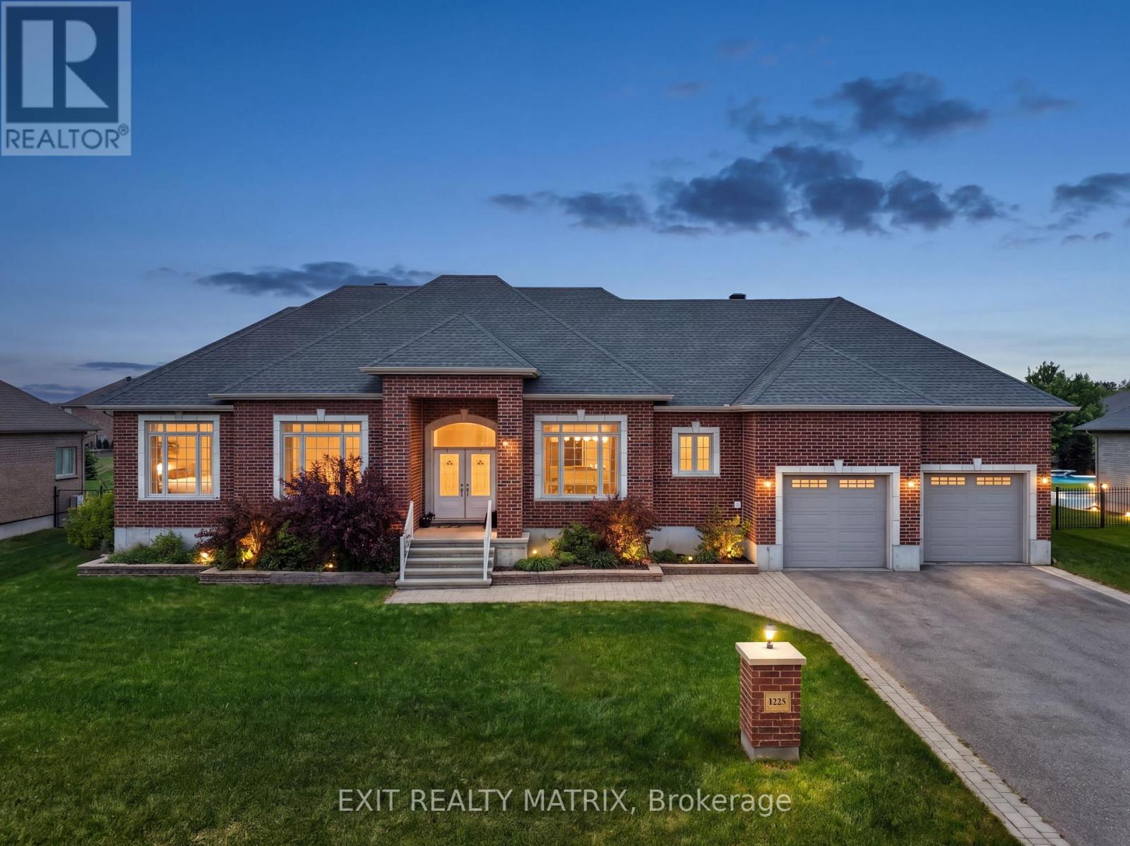 1525 RANGELAND AVENUE - 2
