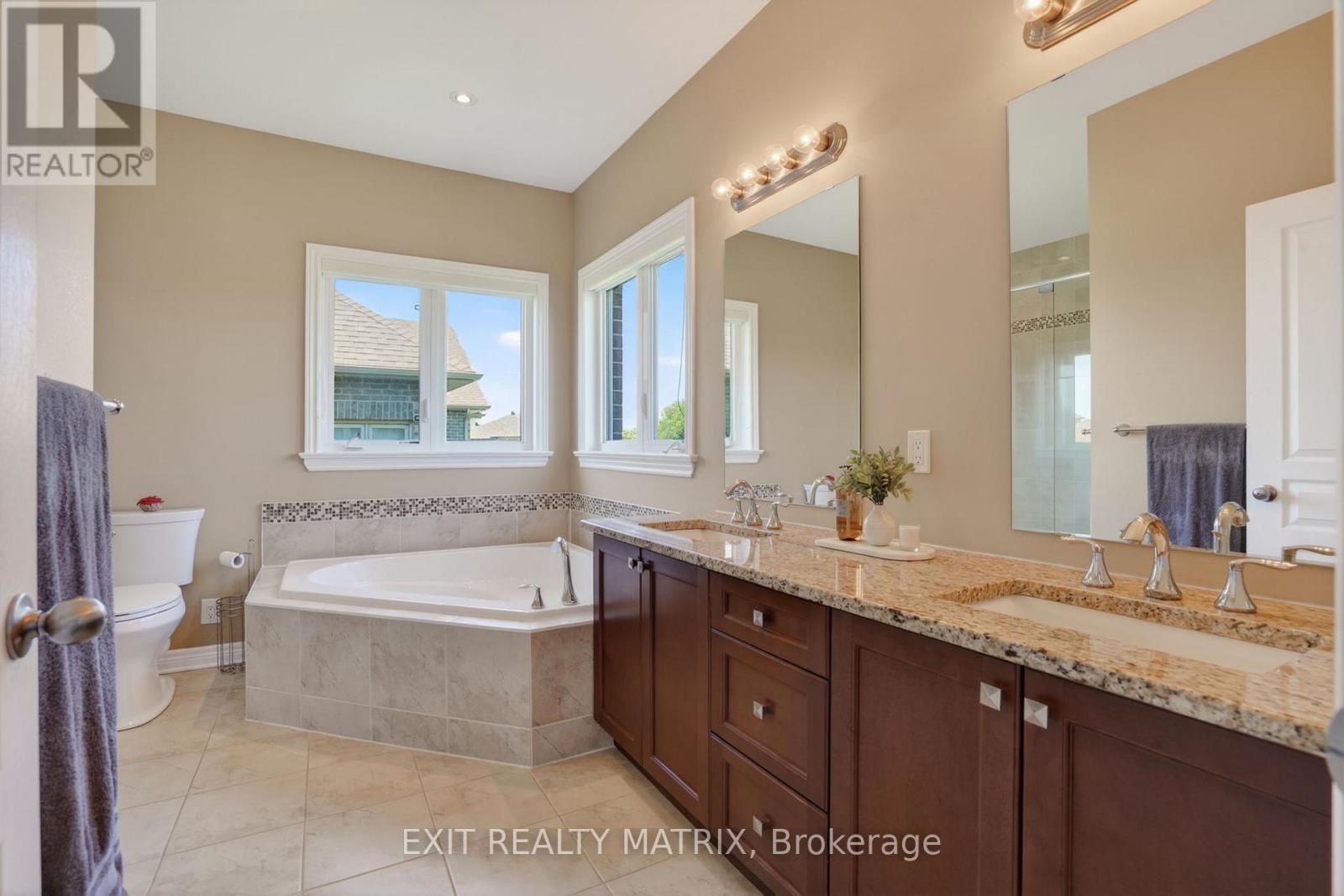 1525 RANGELAND AVENUE - 23