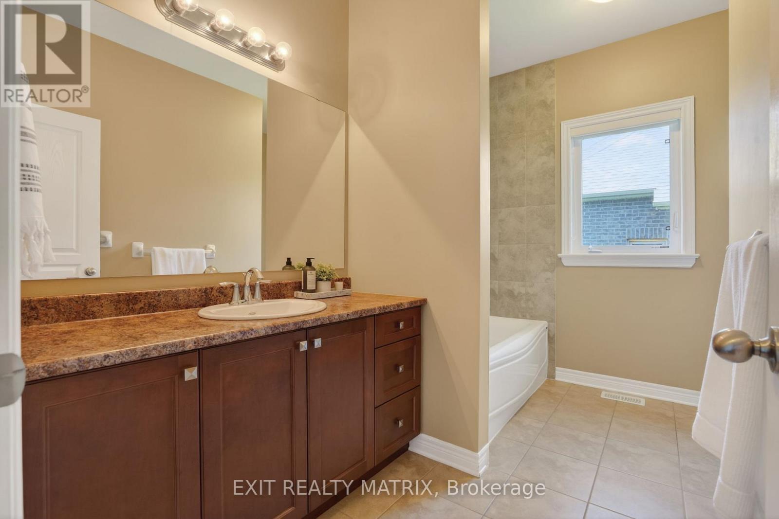 1525 RANGELAND AVENUE - 28