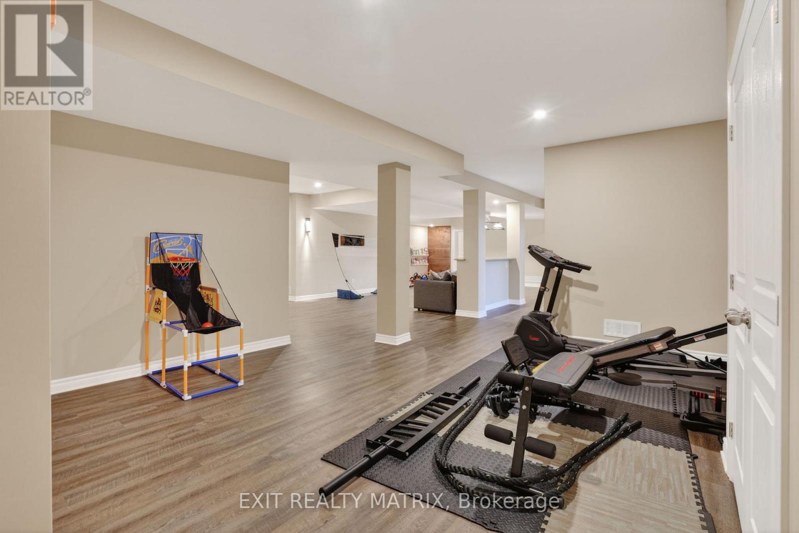 1525 RANGELAND AVENUE - 35
