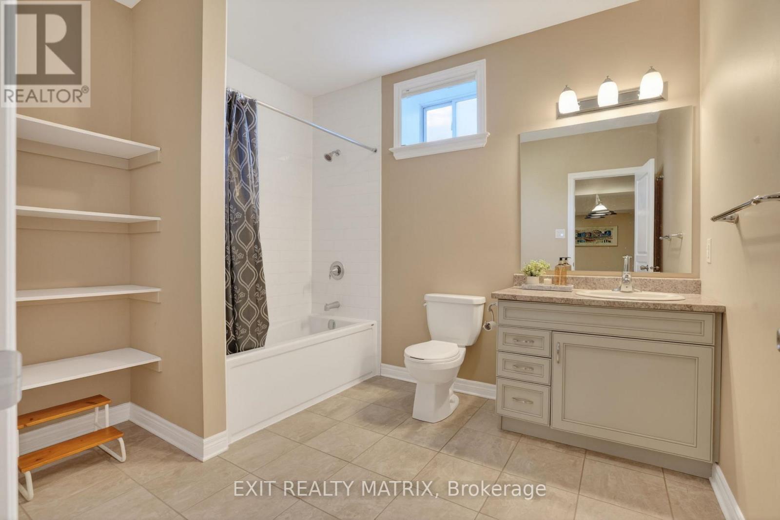 1525 RANGELAND AVENUE - 37