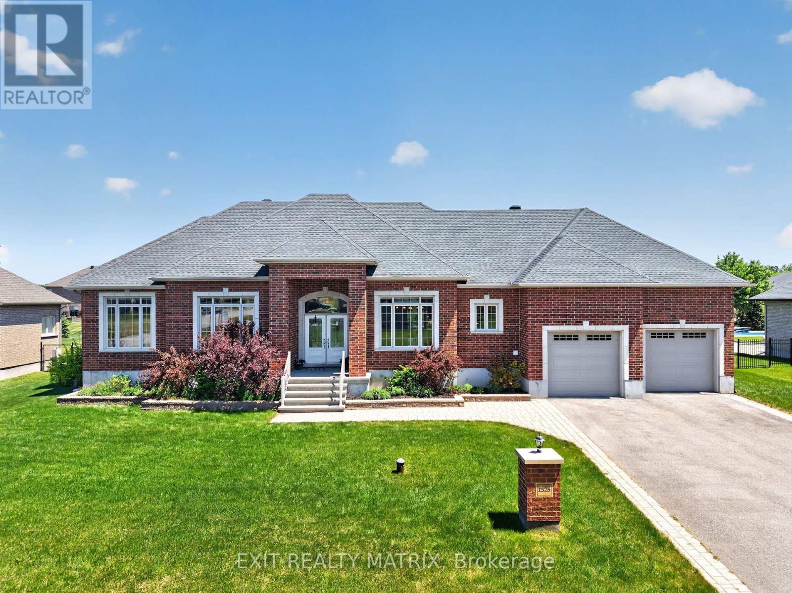 1525 RANGELAND AVENUE - 4