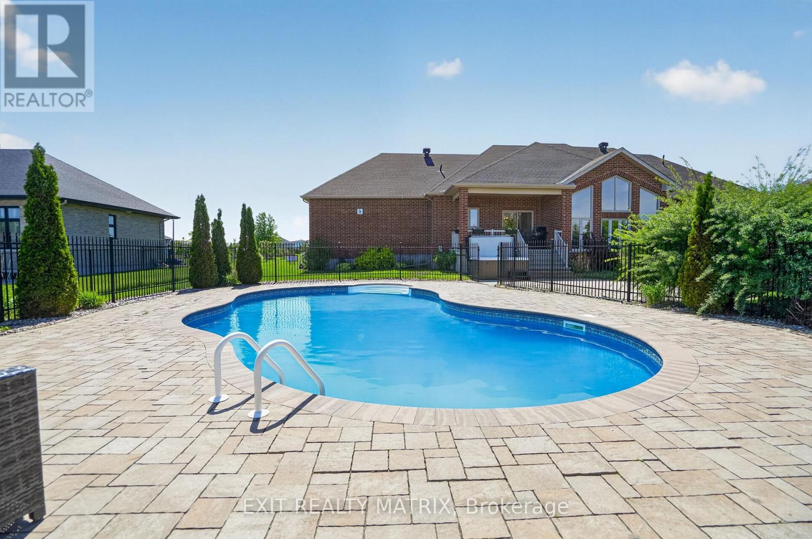 1525 RANGELAND AVENUE - 40