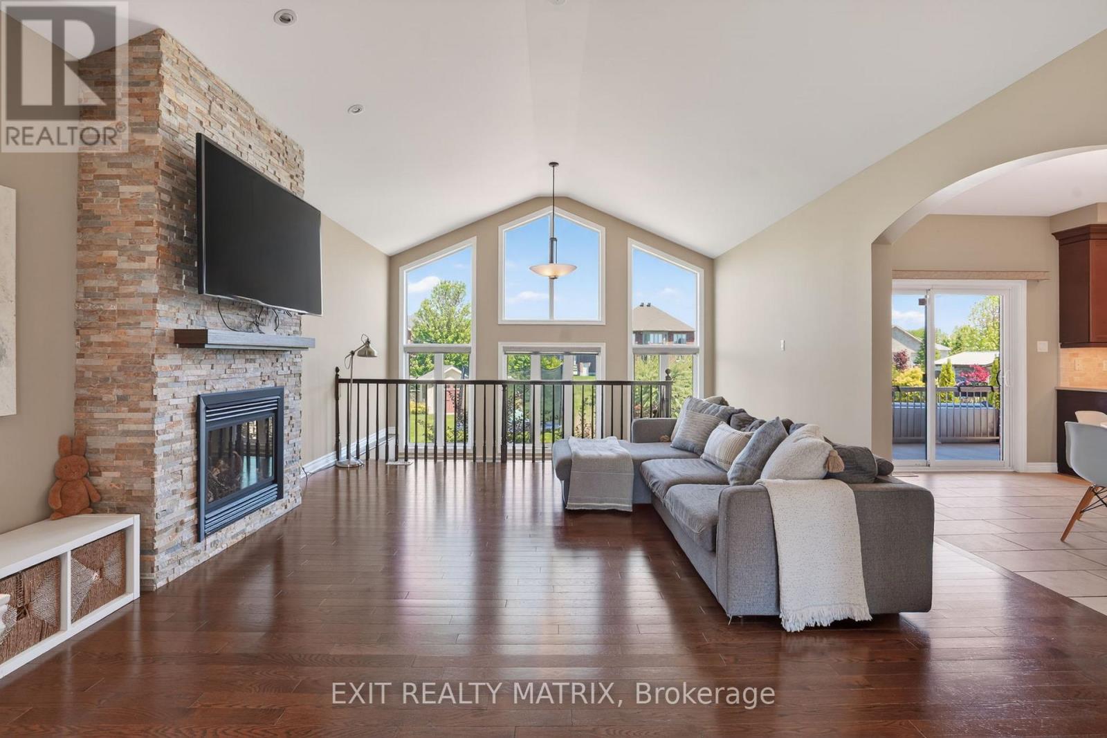 1525 RANGELAND AVENUE - 7
