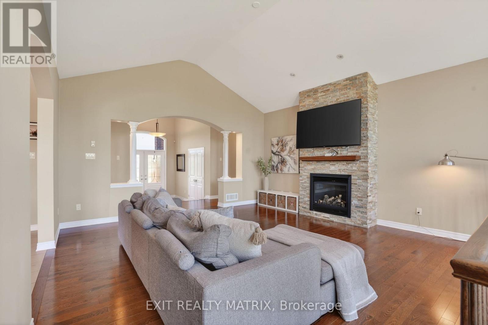 1525 RANGELAND AVENUE - 8
