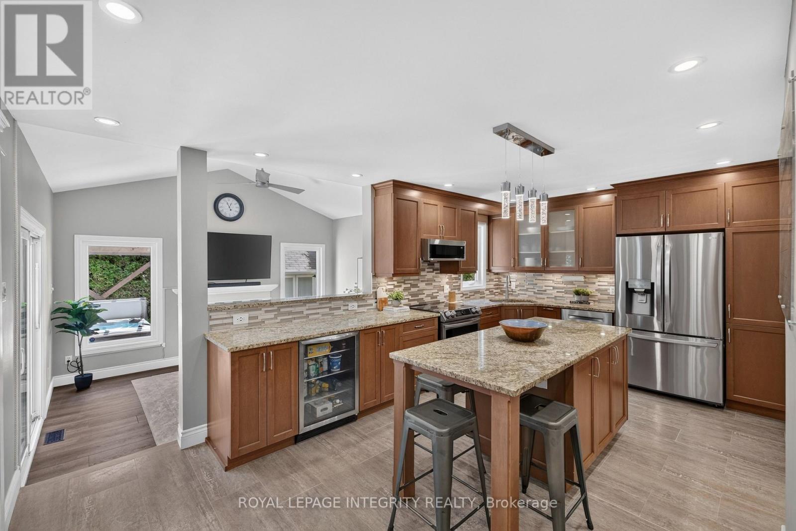 3 Bed, 4 Bath House for Sale in Ottawa – 38 PEBBLE CREEK CRESCENT, Ottawa – MLS# X13544434 - Image 12