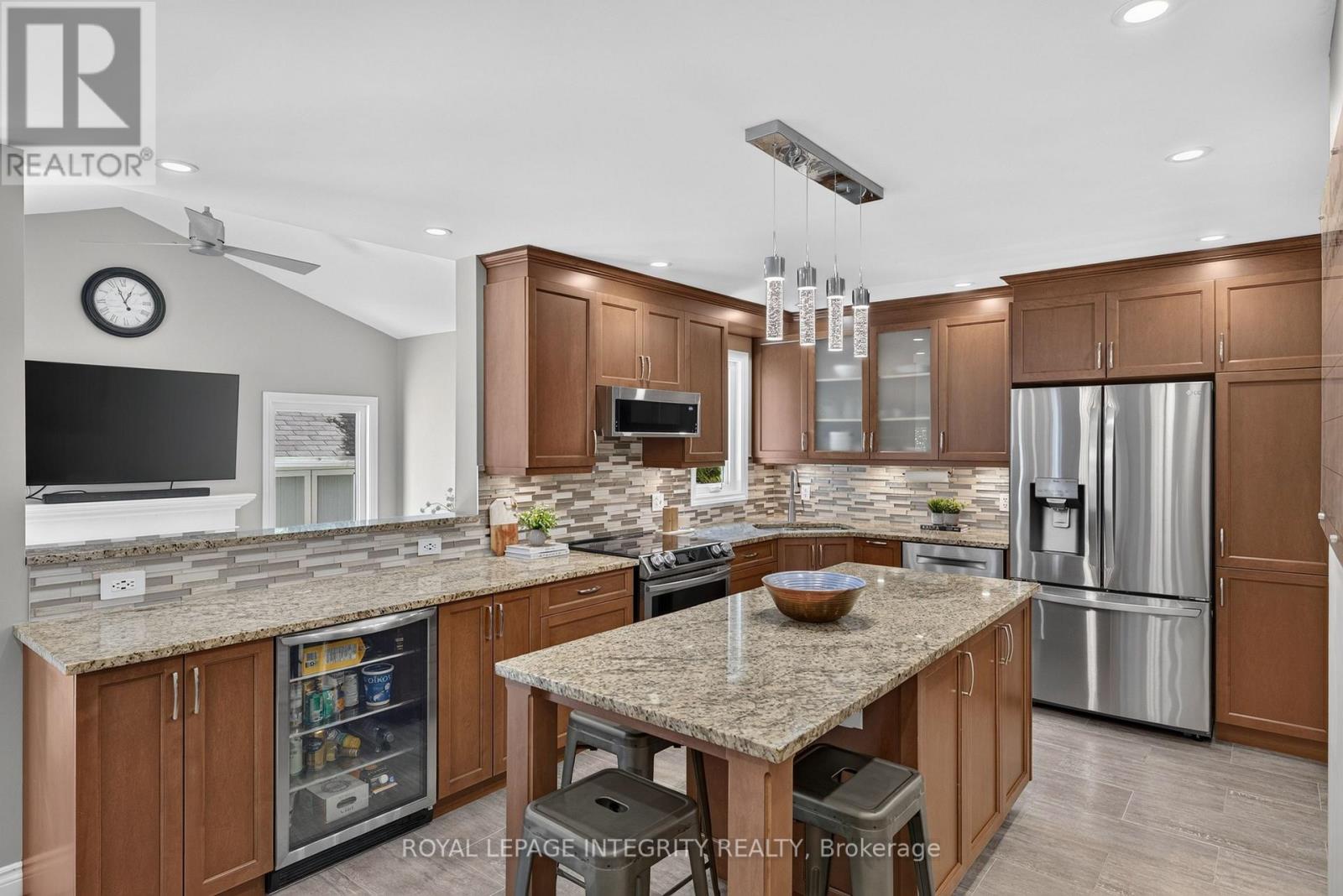 3 Bed, 4 Bath House for Sale in Ottawa – 38 PEBBLE CREEK CRESCENT, Ottawa – MLS# X13544434 - Image 13