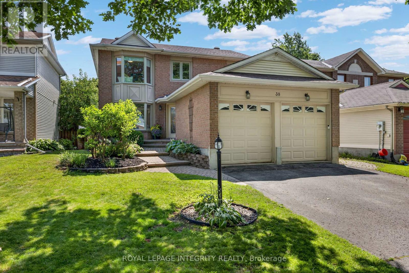 Welcome to 38 Pebble Creek Crescent