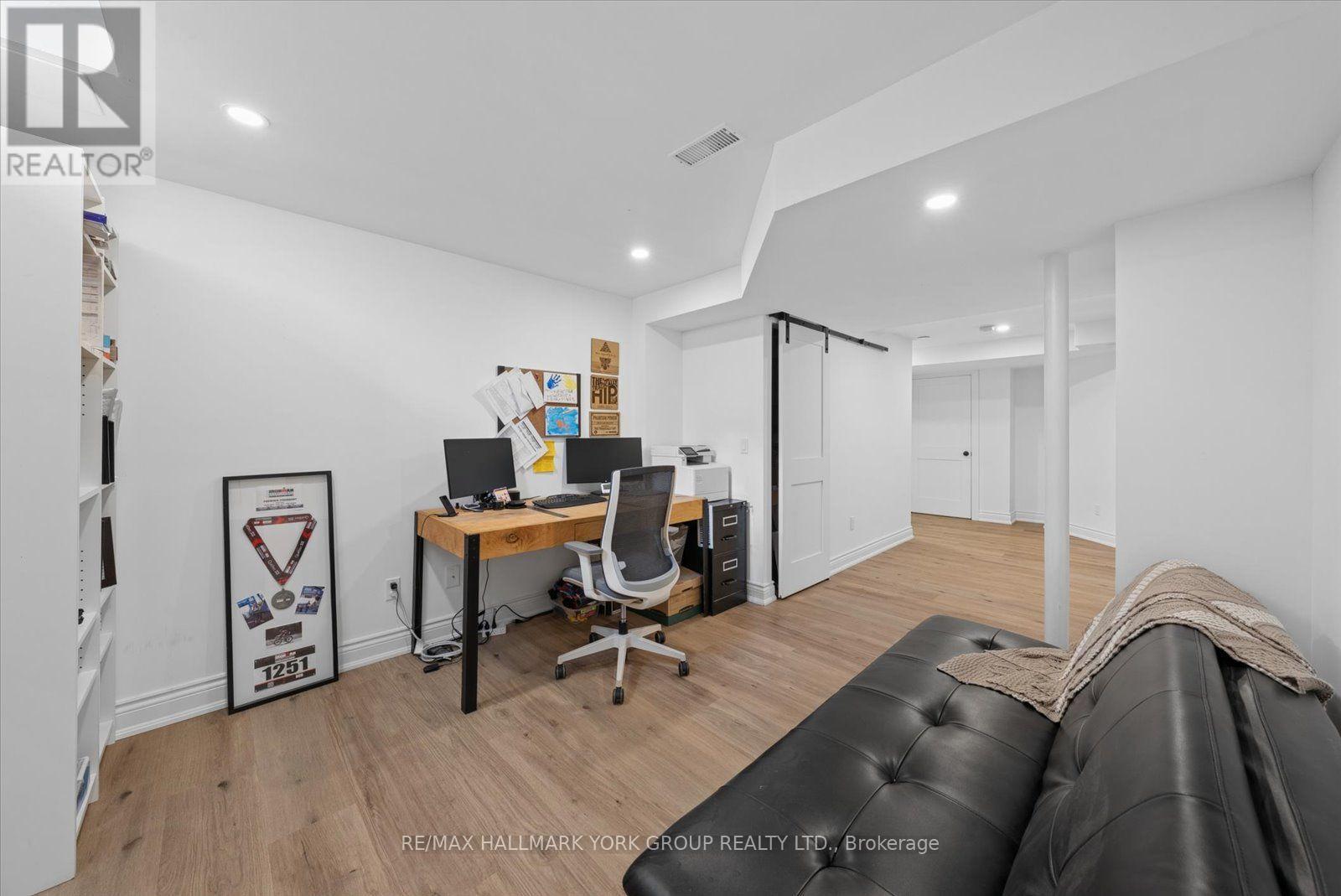 21 SNEDDEN AVENUE - 24