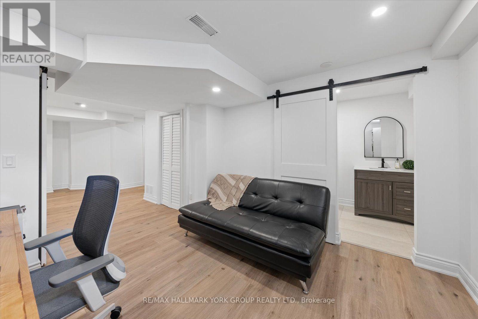 21 SNEDDEN AVENUE - 25