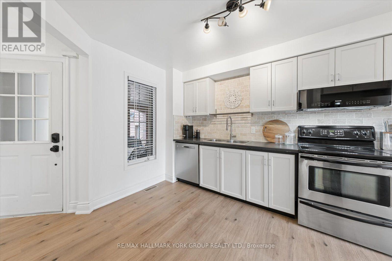 21 SNEDDEN AVENUE - 7