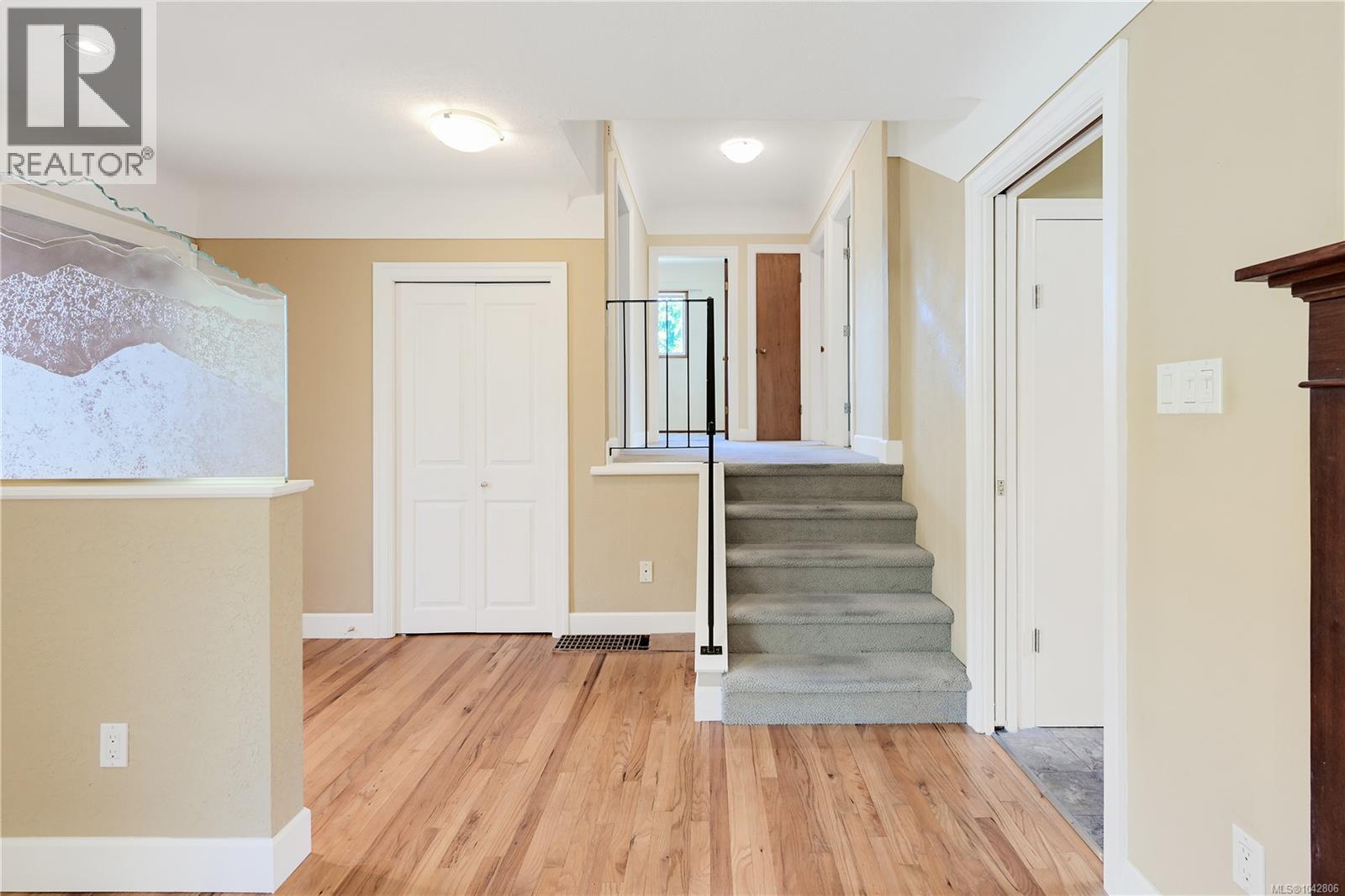 3341 Rolston Cres, Saanich