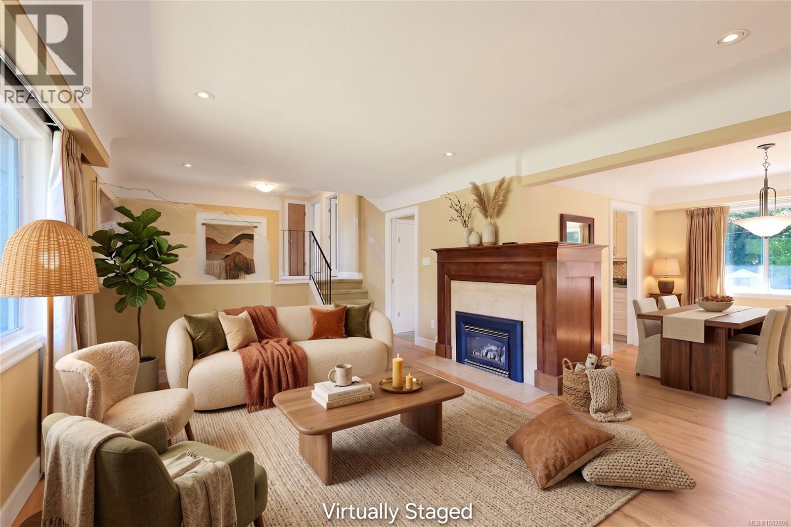 3341 Rolston Cres, Saanich