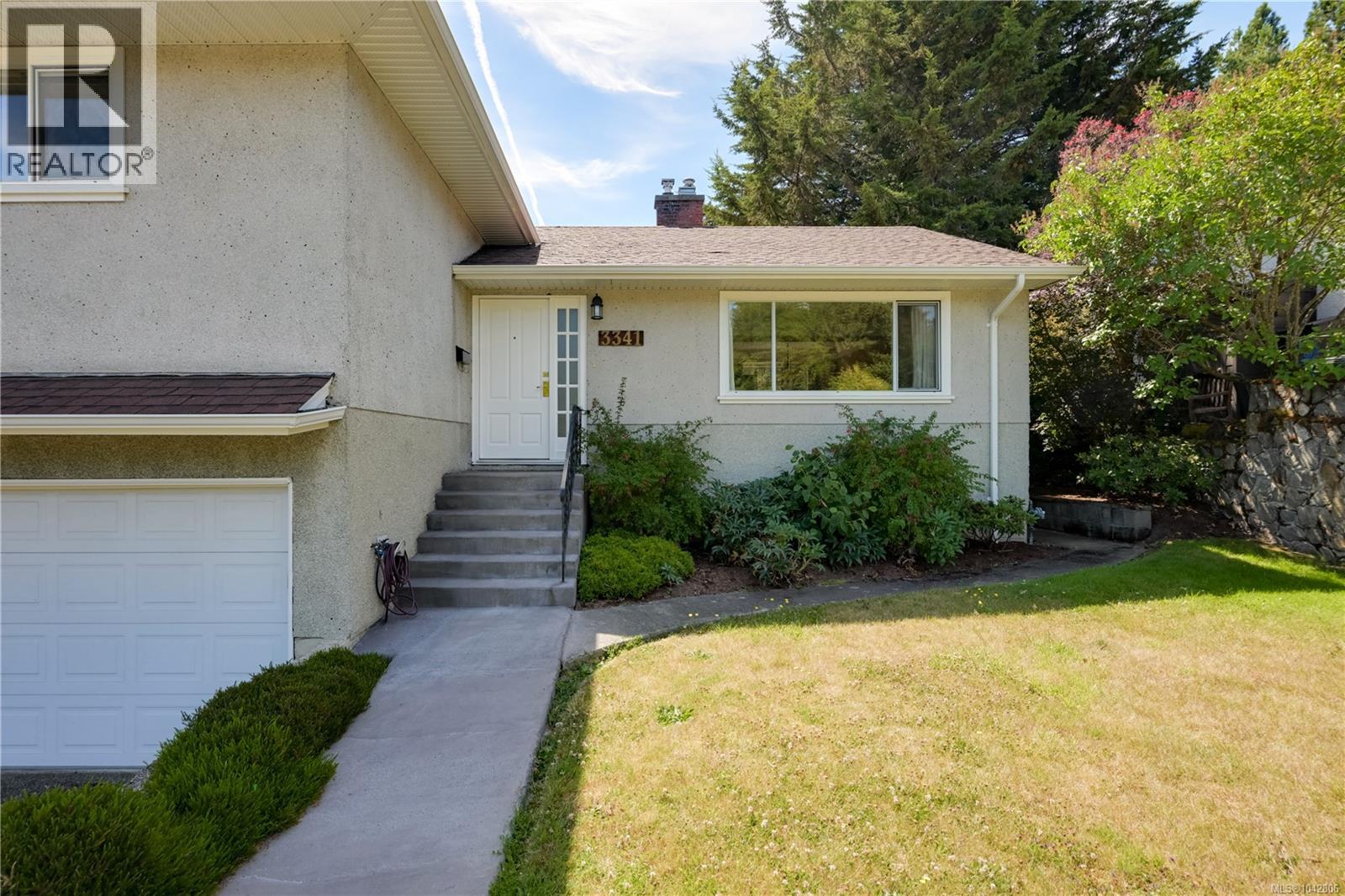 3341 Rolston Cres, Saanich